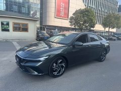 Hyundai Elantra 2023 1.5L CVT Luxury - ფოტო 1