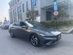 Hyundai Elantra 2023 1.5L CVT Luxury - ფოტო 3