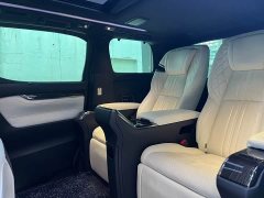 Lexus LM 2020 300h Four-Seat Royal Edition - ფოტო 8