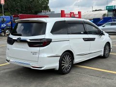 Honda Odyssey 2.0L e:HEV Luxury - ფოტო 4