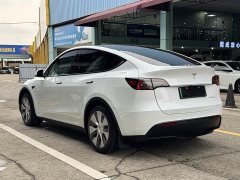 Tesla Model Y 2022 Facelift Rear-Wheel Drive - ფოტო 15