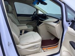 Buick GL8 ES Luxe Enjoyment Edition - ფოტო 9