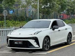 Lynk & Co Geely Lynk & Co 03 2023 1.5T DCT Pro - ფოტო 1