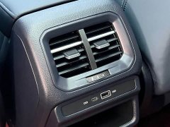 Volkswagen Touareg 300TSI Two-Wheel Drive Full Moon Edition - ფოტო 16