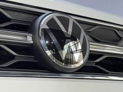 Volkswagen Touareg 300TSI Two-Wheel Drive Full Moon Edition - ფოტო 5