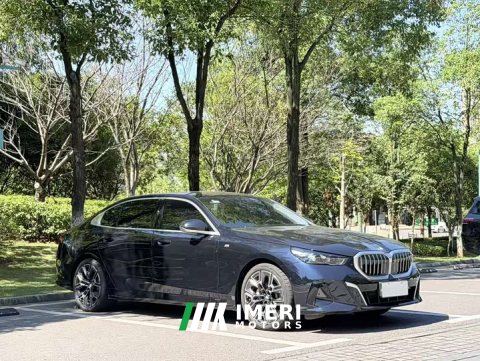2025 BMW 5 Series 530Li Luxury M Sport Package - ავტომობილი ჩინეთიდან