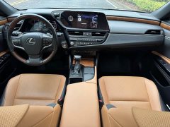 Lexus ES 200 Luxury - ფოტო 14