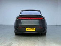 Tesla Model Y Rear-Wheel Drive - ფოტო 5