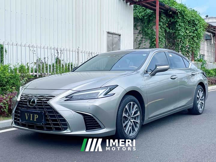Lexus ES 200 Premium Edition