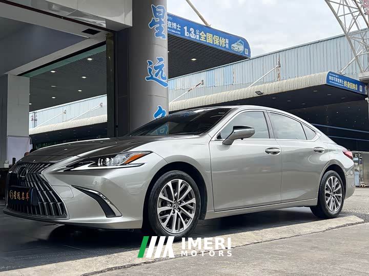 Lexus ES 200 Premium Edition