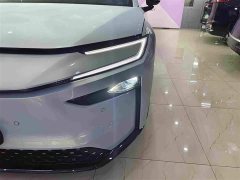 Toyota Platinum Wisdom 7 700 Max - ფოტო 11