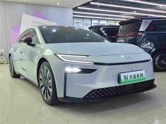 Toyota Platinum Wisdom 7 700 Max - ფოტო 3