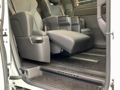 Toyota Alphard Hybrid 2.5L Premium Gold Edition - ფოტო 12