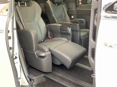 Toyota Alphard Hybrid 2.5L Premium Gold Edition - ფოტო 13
