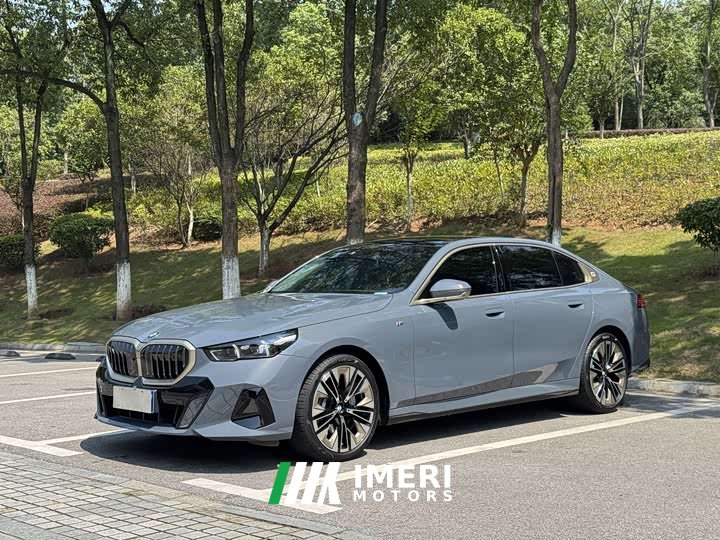 BMW 5 Series 530Li Luxury M Sport Package - ავტომობილი ჩინეთიდან