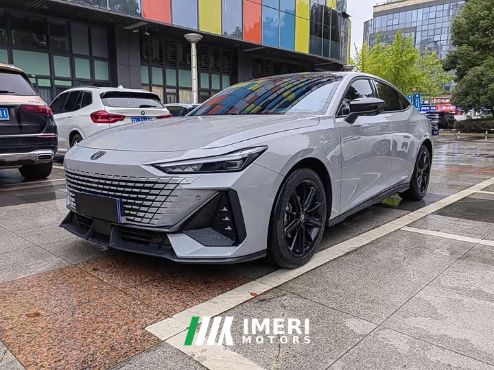 Changan UNI-V 1.5T Premium - ავტომობილი ჩინეთიდან