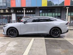 Changan UNI-V 1.5T Premium - ფოტო 2