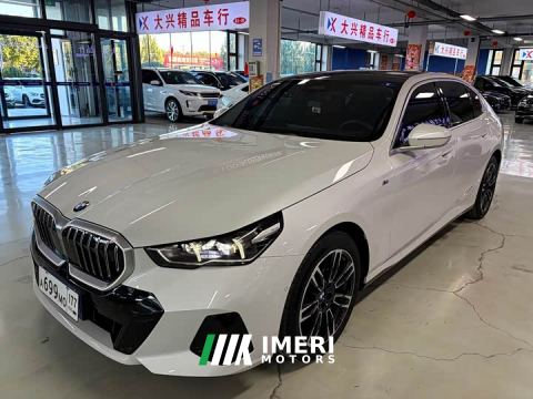 2025 BMW 5 Series 525Li M Sport Package