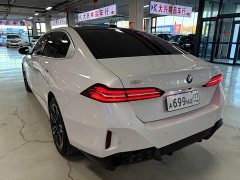 BMW 5 Series 525Li M Sport Package - ფოტო 6