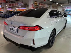 BMW 5 Series 525Li M Sport Package - ფოტო 7
