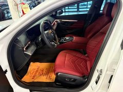 BMW 5 Series 525Li M Sport Package - ფოტო 8