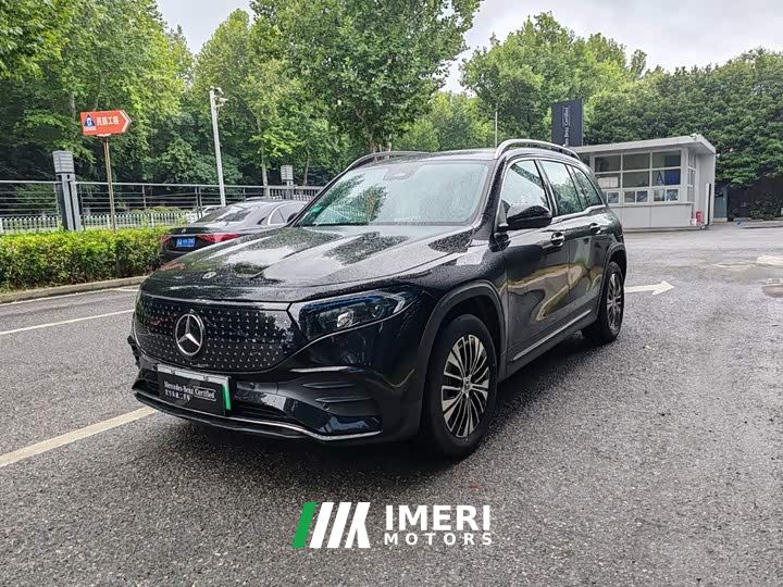 Mercedes-Benz EQB 260