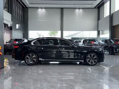 BMW 7 Series 2023 735Li M Sport Package - ფოტო 13