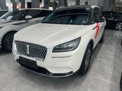 Lincoln Explorer 2.0T Two-Wheel Drive Premium - ფოტო 1