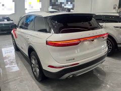 Lincoln Explorer 2.0T Two-Wheel Drive Premium - ფოტო 10
