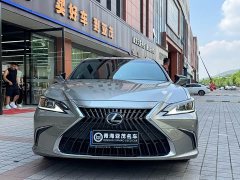 Lexus ES 300h Excellence Edition - ფოტო 2