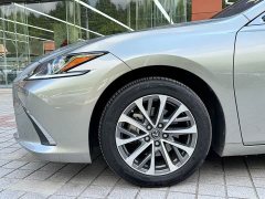 Lexus ES 300h Excellence Edition - ფოტო 5