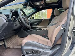 Lexus ES 300h Excellence Edition - ფოტო 9