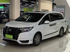Honda Odyssey 2.0L e:HEV Luxury - ფოტო 3
