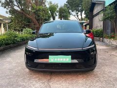 Tesla Model Y L Long Range All-Wheel Drive - ფოტო 2