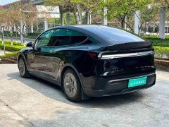 Tesla Model Y L Long Range All-Wheel Drive - ფოტო 6