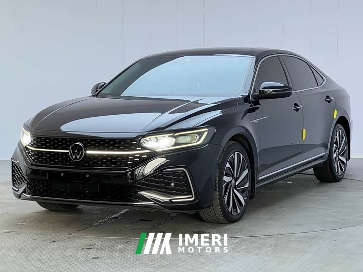 Volkswagen Passat 330TSI Luxury - ავტომობილი ჩინეთიდან