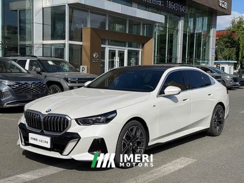 2025 BMW 5 Series 530Li Luxury M Sport Package