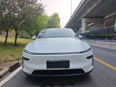 Tesla Model Y Rear-Wheel Drive - ფოტო 2