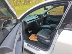 Tesla Model Y Rear-Wheel Drive - ფოტო 8