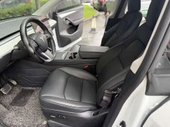 Tesla Model Y Rear-Wheel Drive - ფოტო 4