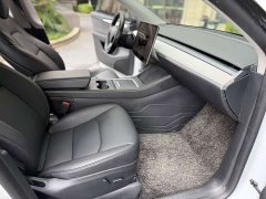 Tesla Model Y Rear-Wheel Drive - ფოტო 6