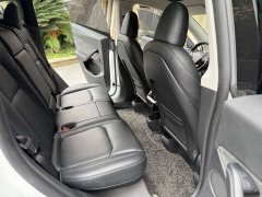 Tesla Model Y Rear-Wheel Drive - ფოტო 7