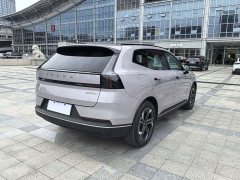 Volvo XC70 Plug-in Hybrid 2026 Two-Wheel Drive Long Range Core - ფოტო 12