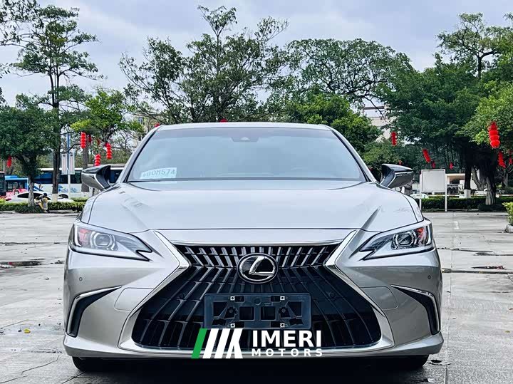 Lexus ES 200 Premium Edition