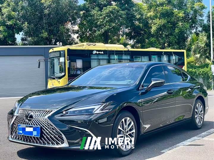 Lexus ES 2025 200 Premium Edition - ავტომობილი ჩინეთიდან