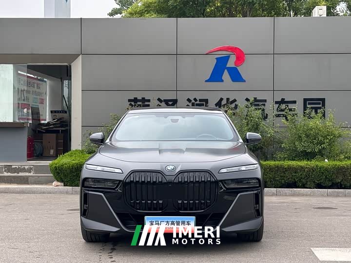 BMW i7 2023 xDrive60L M Sport Package - ავტომობილი ჩინეთიდან