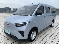 Wuling Yangguang 300km Comfort Passenger Van 75kW - ფოტო 1