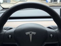 Tesla Model Y Long Range All-Wheel Drive - ფოტო 3
