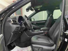 Toyota Crown Venza 2023 2.5L HEV AWD Luxury - ფოტო 5