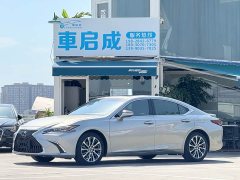Lexus ES 2020 300h Premium Edition - ფოტო 1
